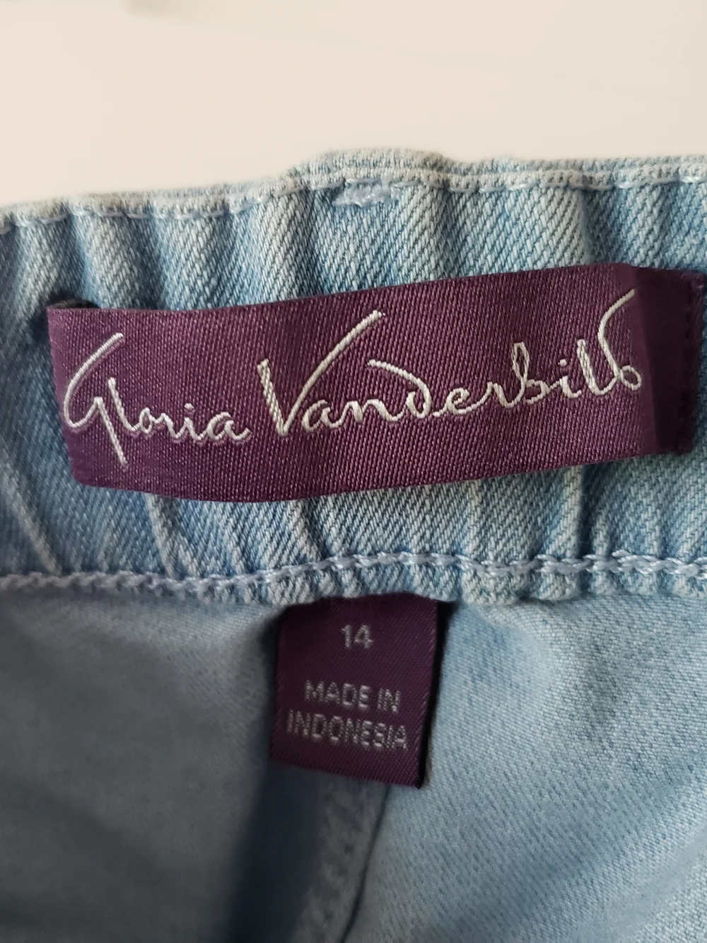 Gloria Vanderbilt Shorts Womens Light‎ Blue Denim Pull On Elastic Waist Comfort